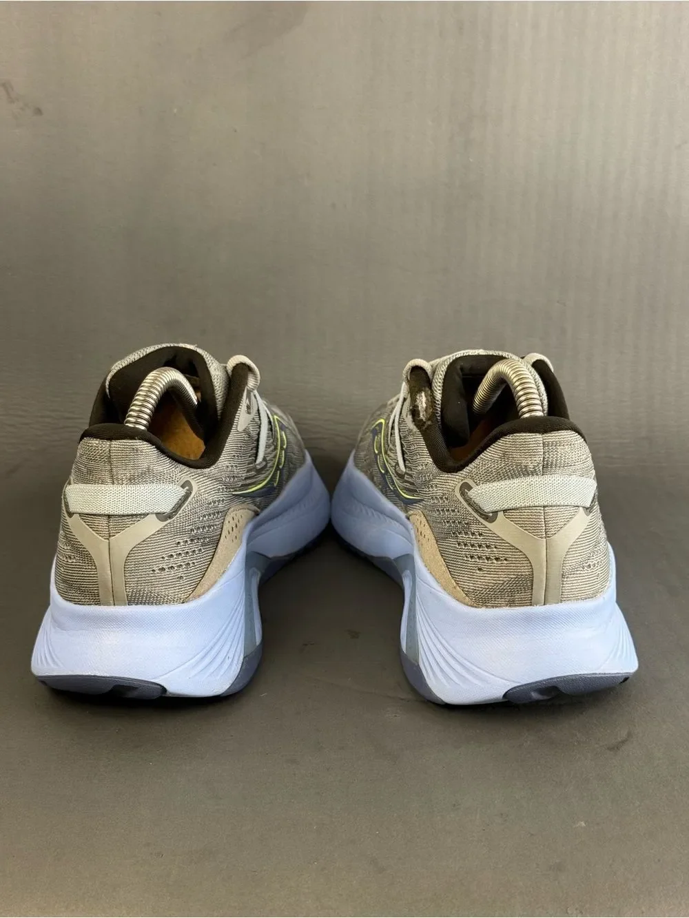 Womens Saucony Guide 16 athletic sneaker trainers size 9.5
